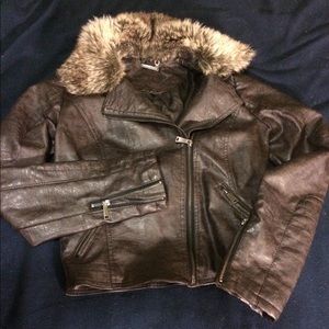 XS faux leather jacket w/removable faux furcollar